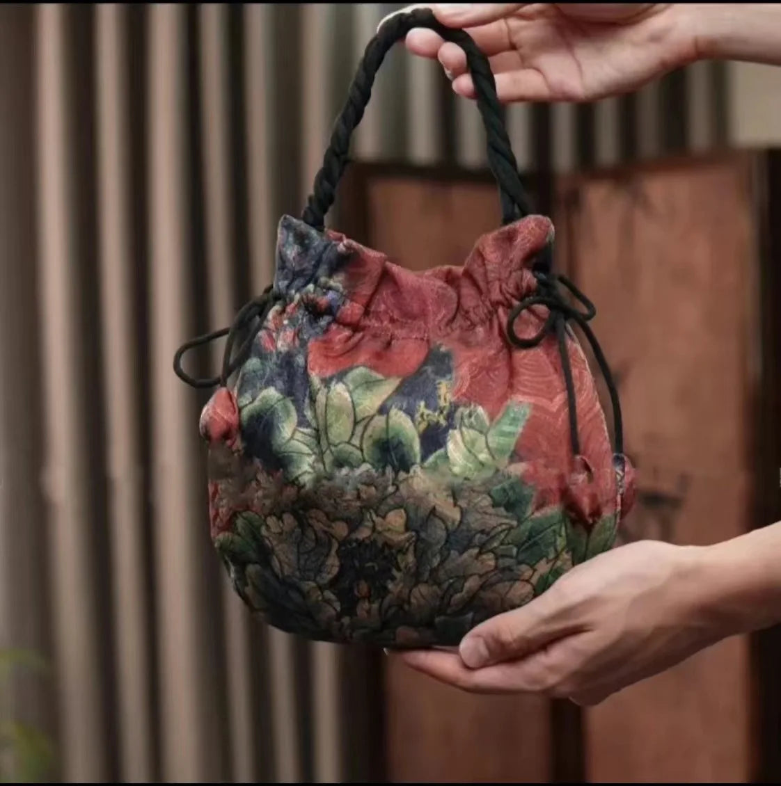 Retro Embroidery Handbags