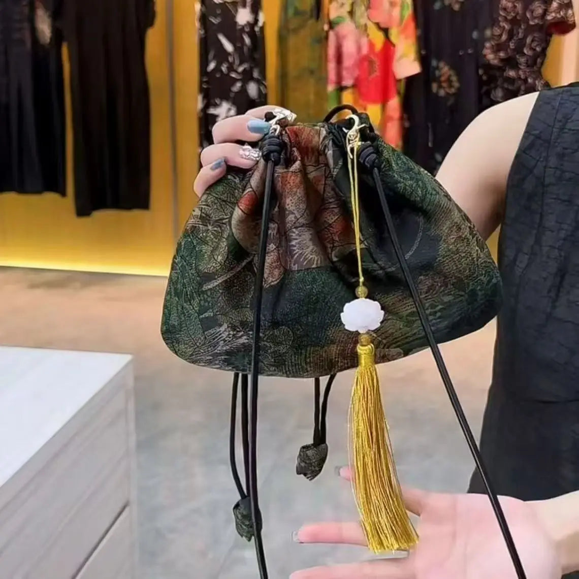 Retro Embroidery Handbags